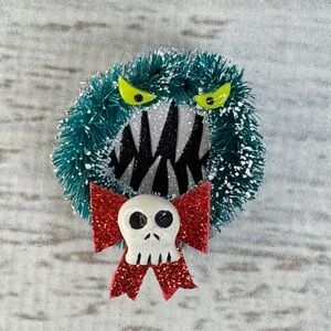 Pin - Man Eating Wreath - Nightmare Before Christmas Inspired by Le Petit Mouse